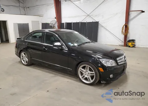 2008 Mercedes-Benz C 300 из США, поврежденный, VIN WDDGF54X18F131907